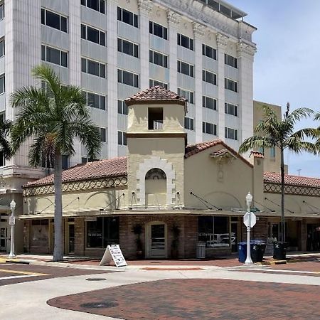 The Banyan Hotel Fort Myers, Tapestry Collection By Hilton Экстерьер фото